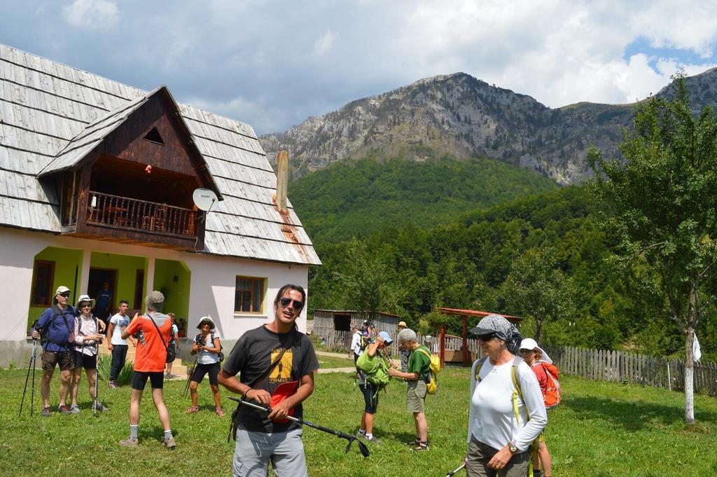 Guesthouse Alpini Lepushe Exterior photo